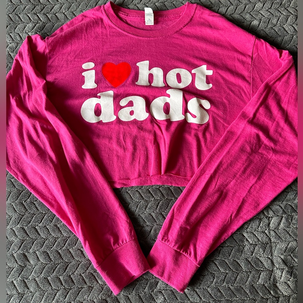 I ❤️ hot dads crop top
